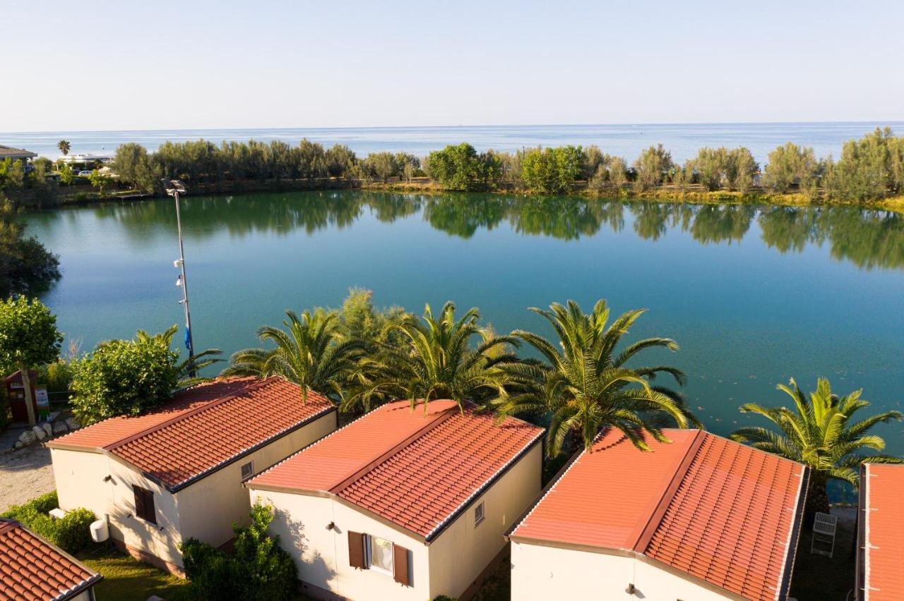 Camping Village Lake Placid Silvi Marina Exterior foto