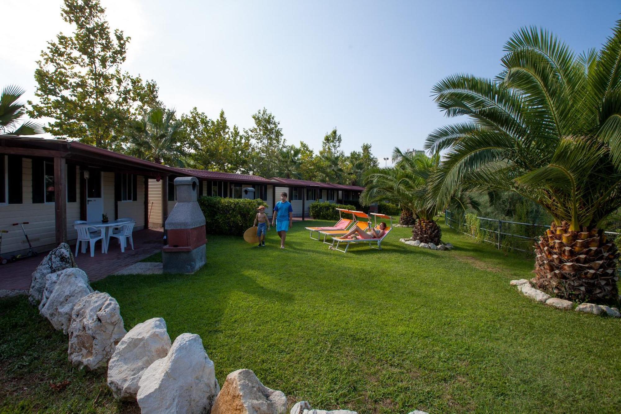 Camping Village Lake Placid Silvi Marina Exterior foto