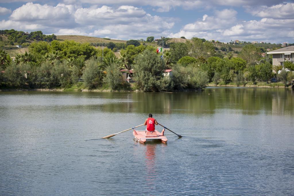 Camping Village Lake Placid Silvi Marina Exterior foto